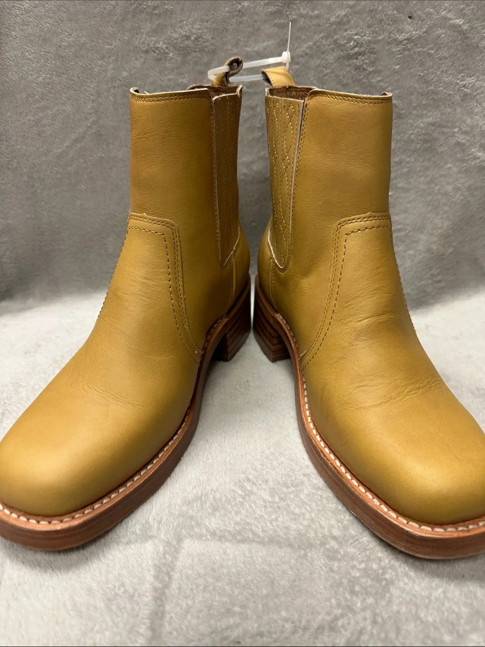 Frye Campus Platform Chelsea Boots Size 9